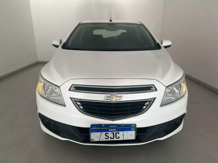 Chevrolet Onix Branco 10