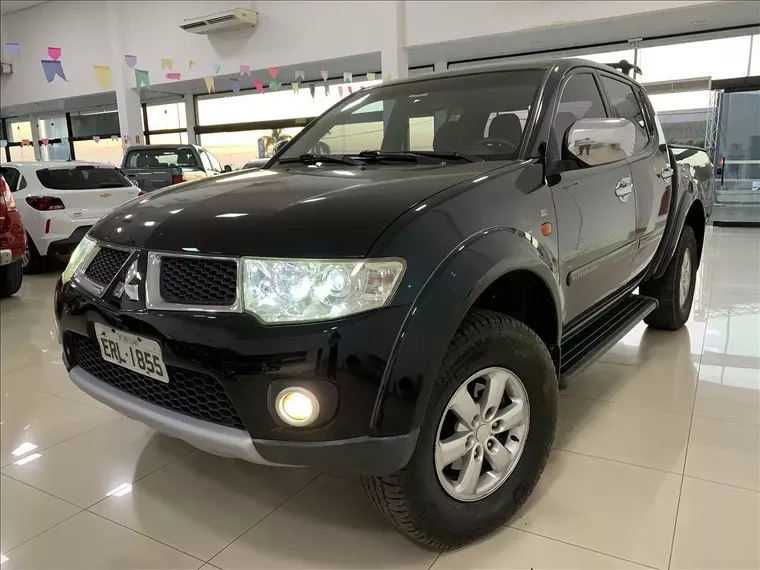 Mitsubishi L200 Triton Preto 14