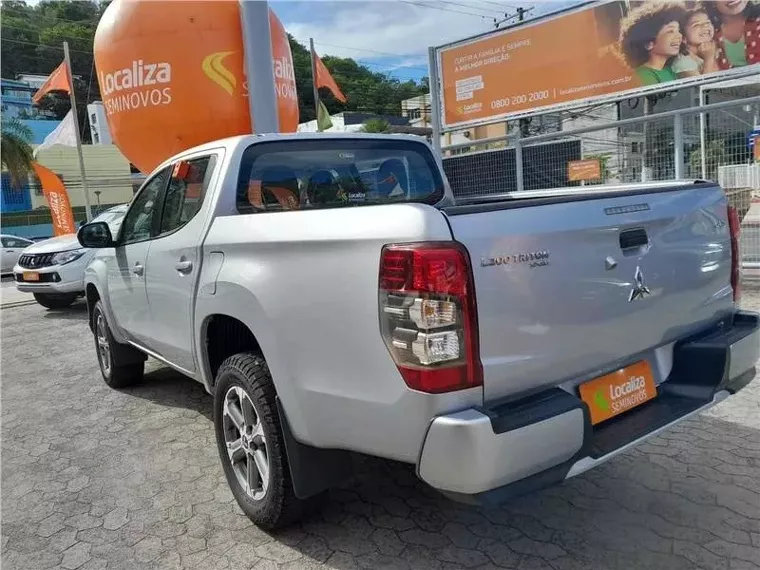 Mitsubishi L200 Triton Prata 5