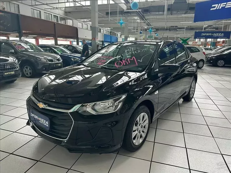 Chevrolet Onix Preto 8