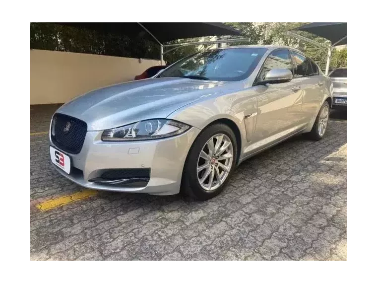 Jaguar XF Prata 7