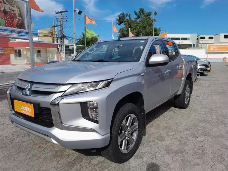 Mitsubishi L200 Triton Prata 4