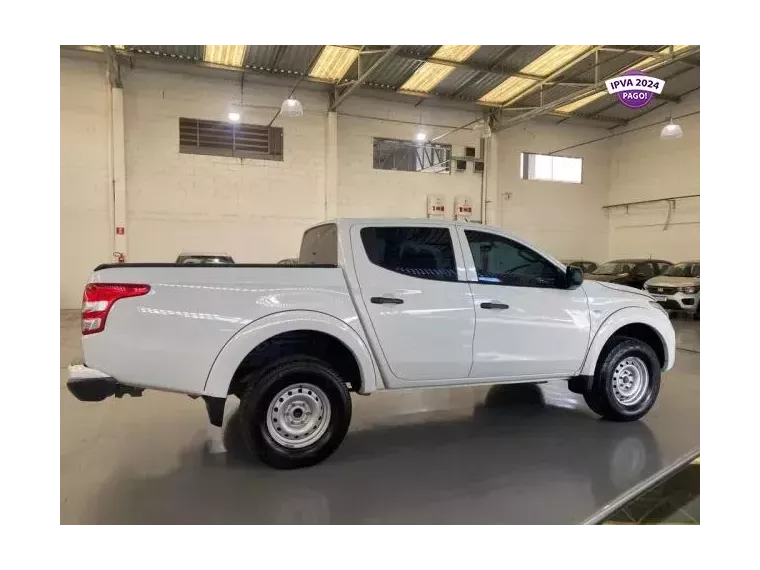 Mitsubishi L200 Branco 4