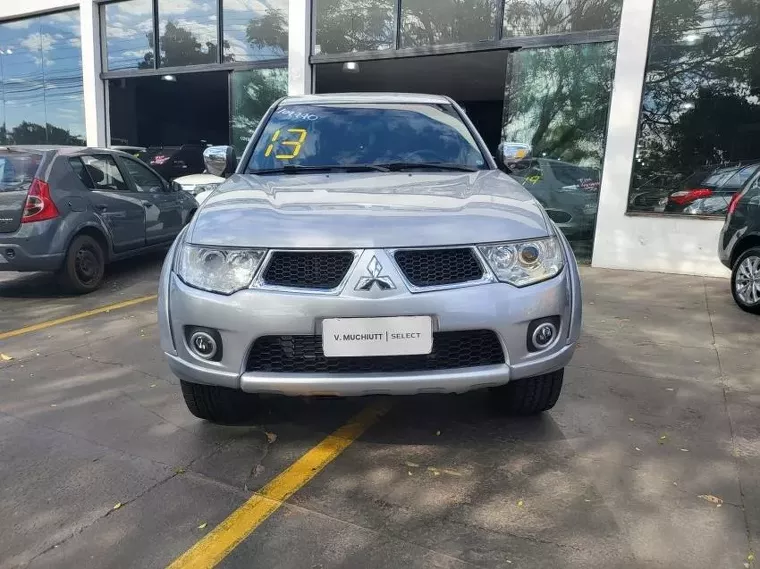 Mitsubishi L200 Triton Prata 6