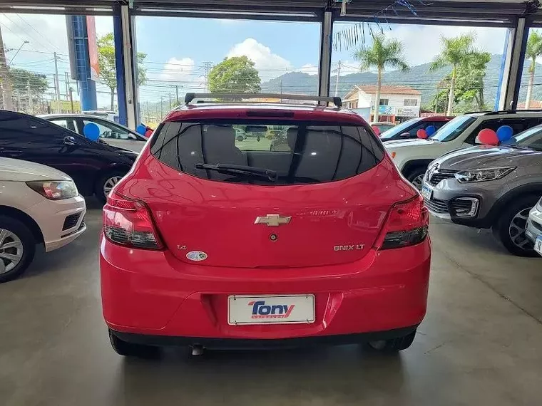 Chevrolet Onix Vermelho 4