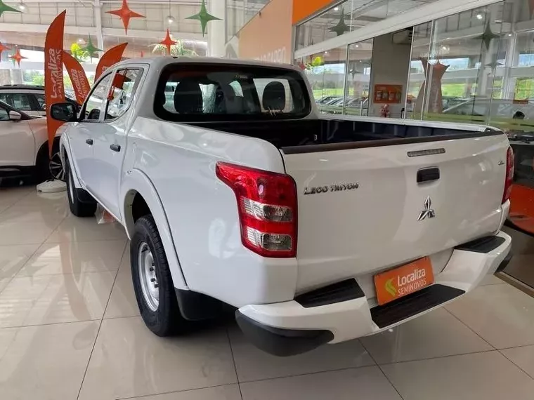 Mitsubishi L200 Triton Branco 2