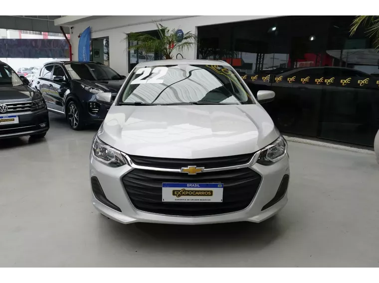 Chevrolet Onix Prata 13