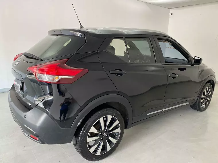 Nissan Kicks Preto 4