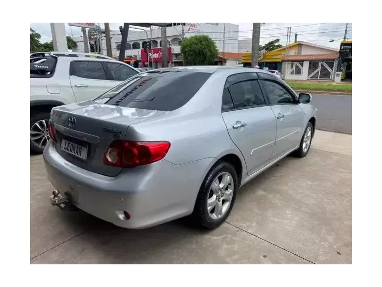 Toyota Corolla Prata 4