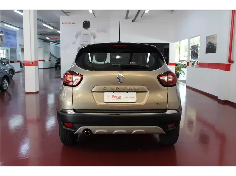 Renault Captur Bege 8