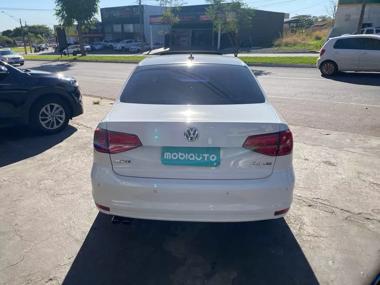 Volkswagen Jetta Branco 2