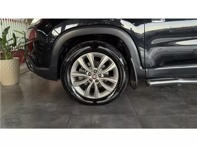 Fiat Toro Preto 3