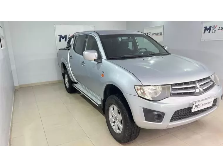 Mitsubishi L200 Triton Prata 4