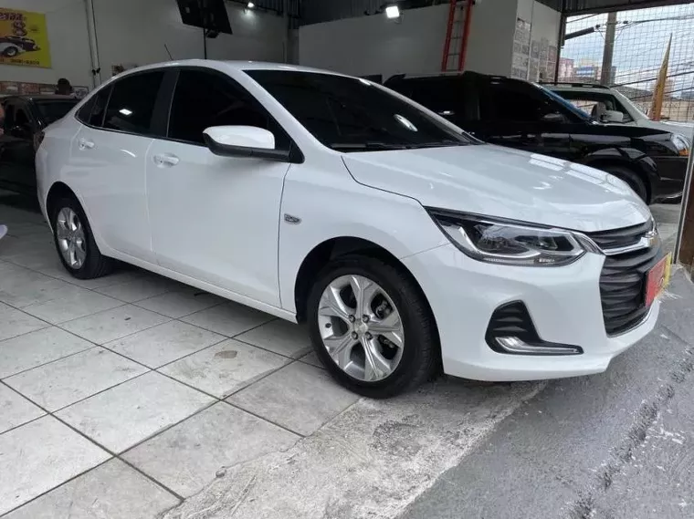 Chevrolet Onix Branco 14