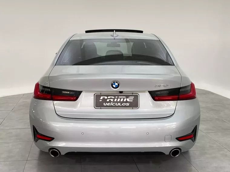 BMW 320i Prata 10