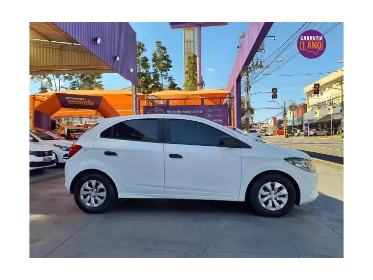 Chevrolet Onix Branco 4