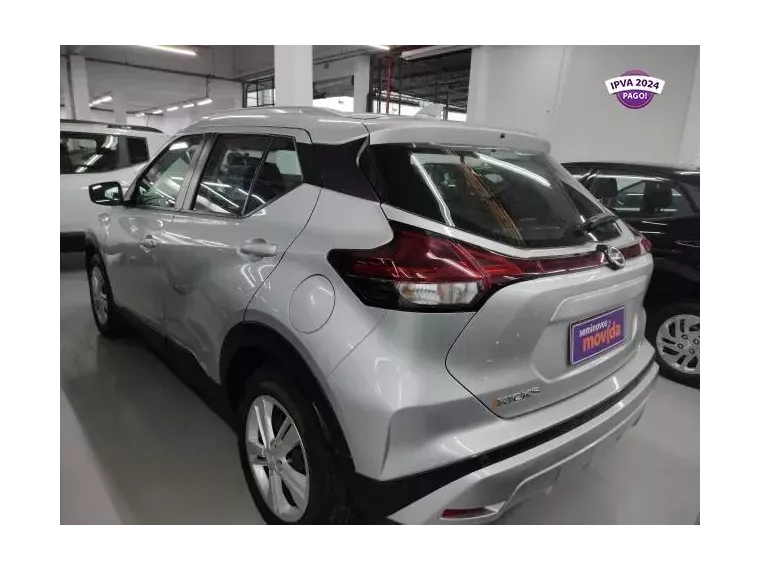 Nissan Kicks Prata 4