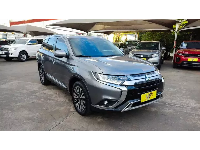 Mitsubishi Outlander Cinza 3