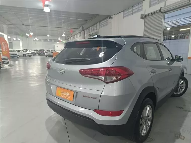 Hyundai Tucson Prata 13