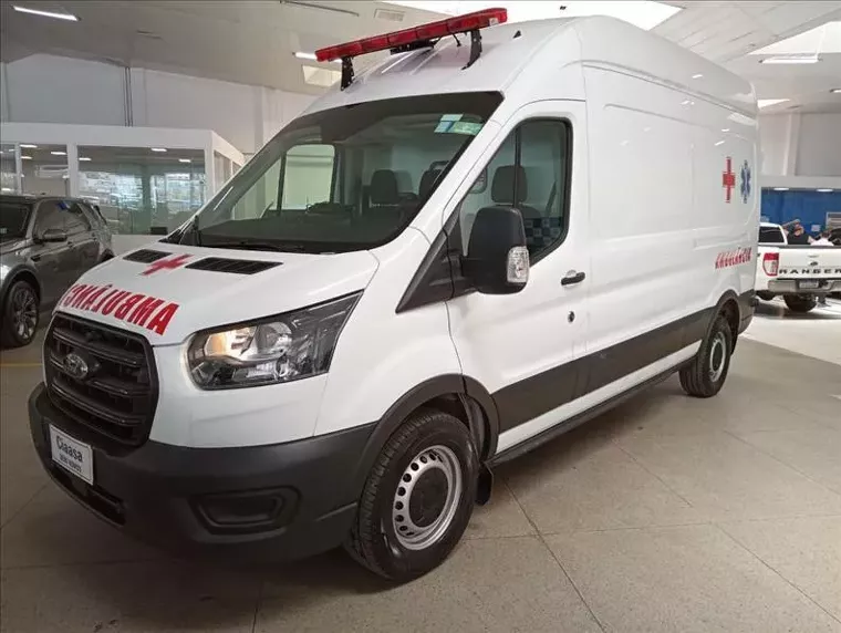 Ford Transit Branco 11