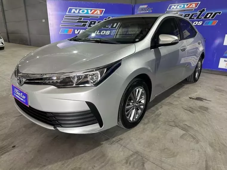 Toyota Corolla Prata 10