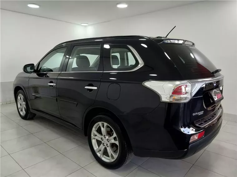 Mitsubishi Outlander Preto 10