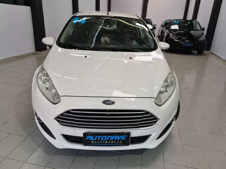 Ford Fiesta Branco 2