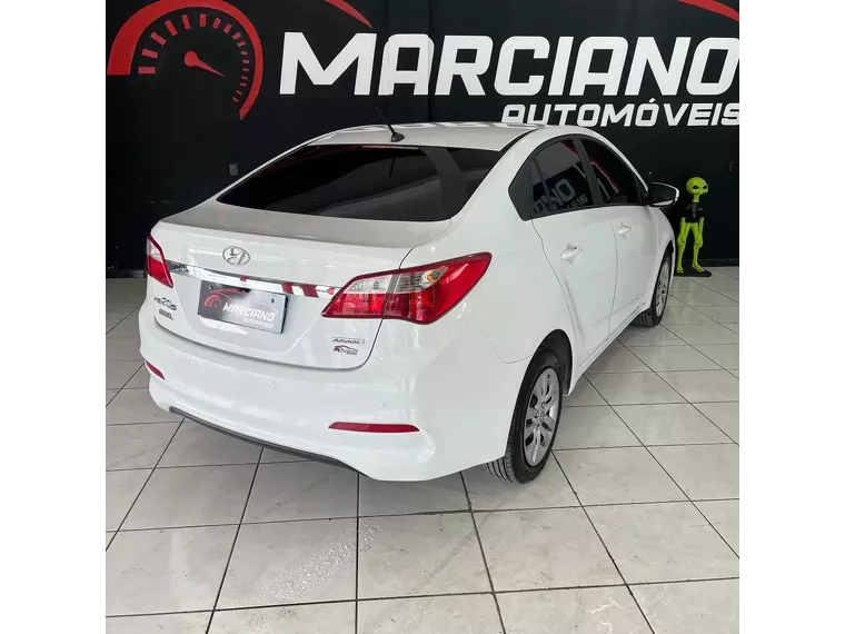 Hyundai HB20S Branco 4