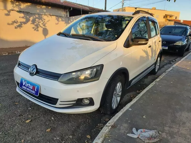 Volkswagen Fox Branco 1