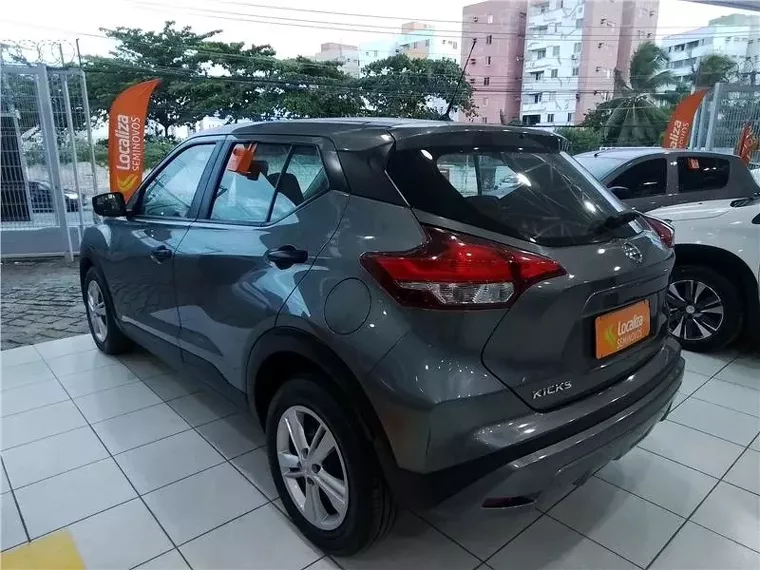 Nissan Kicks Cinza 3