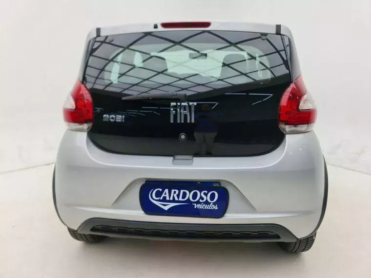 Fiat Mobi Prata 5