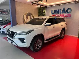 Toyota Hilux SW4
