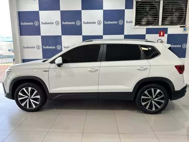 Volkswagen Taos Branco 6