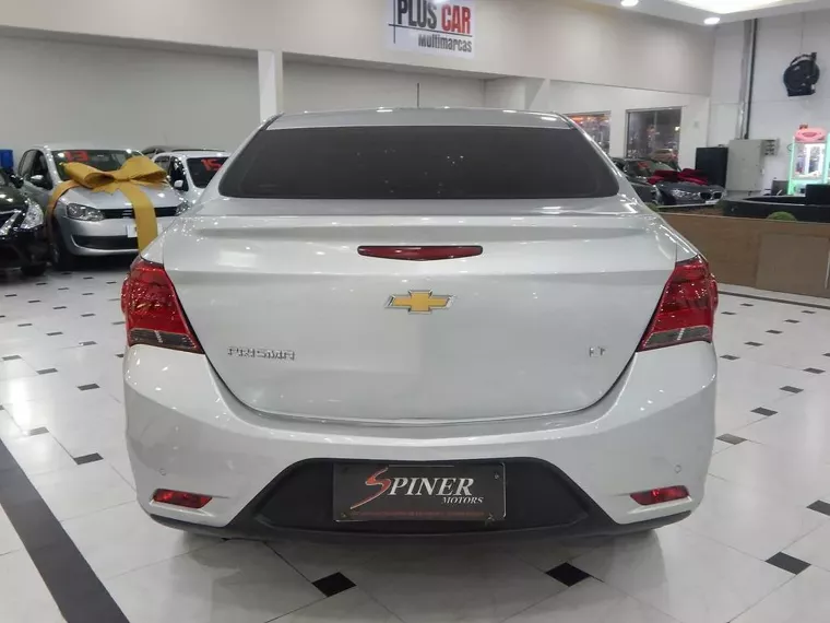 Chevrolet Prisma Prata 1