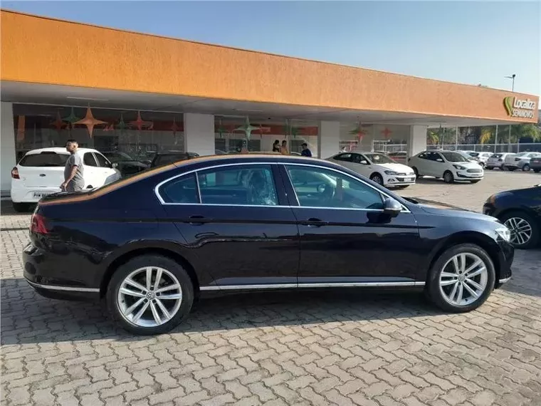 Volkswagen Passat Preto 4