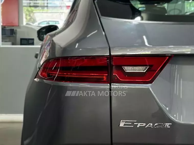 Jaguar E-pace  Cinza 1