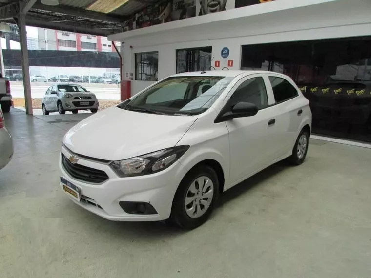 Chevrolet Onix Branco 5