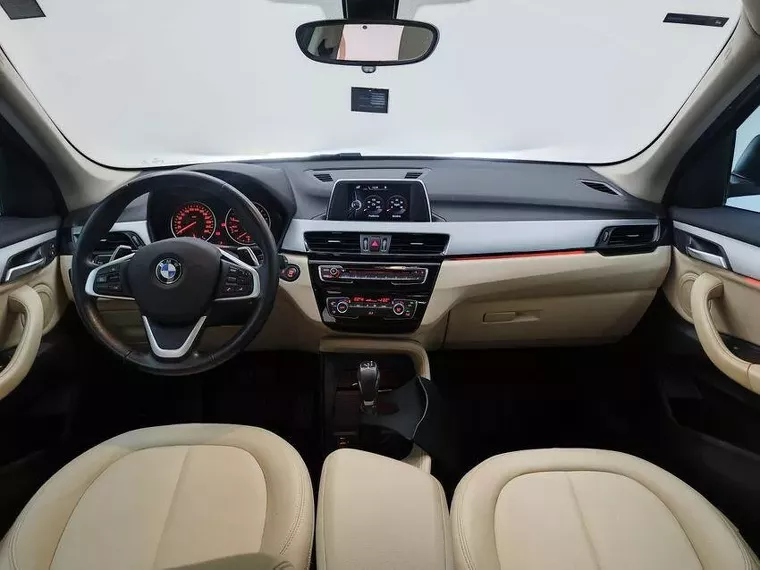 BMW X1 Branco 5