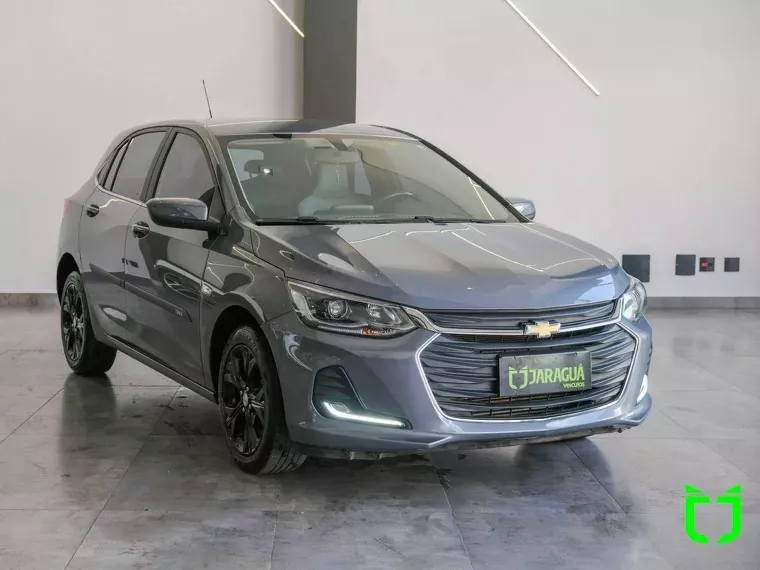 Chevrolet Onix Cinza 5