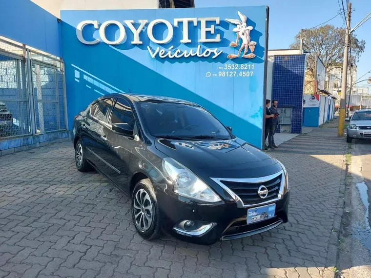 Nissan Versa Preto 2