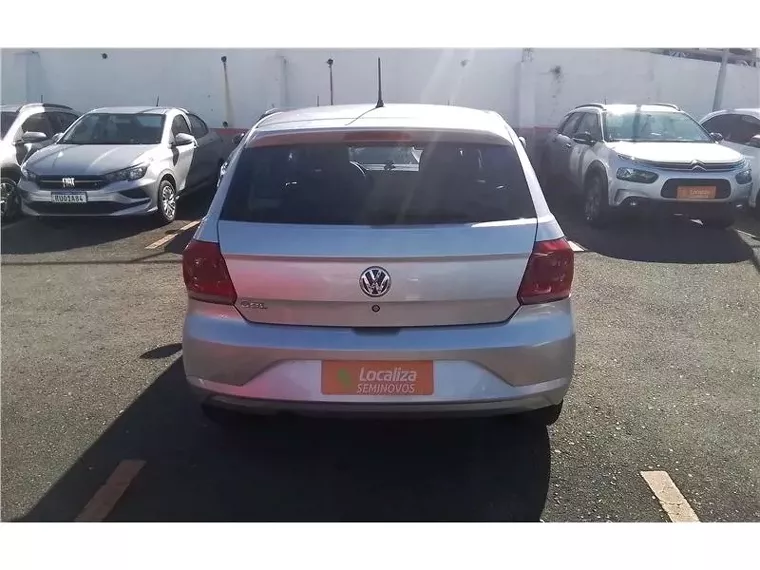 Volkswagen Gol Prata 2