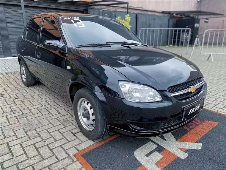 Chevrolet Classic Preto 9