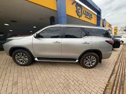 Toyota Hilux SW4
