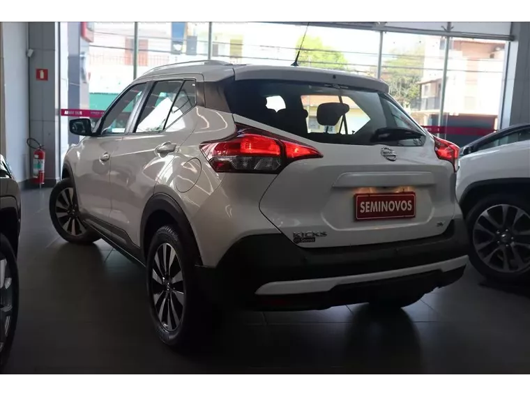 Nissan Kicks Branco 9