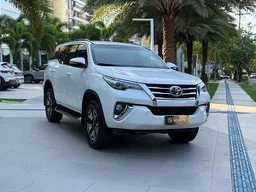 Toyota Hilux SW4