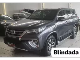 Toyota Hilux SW4