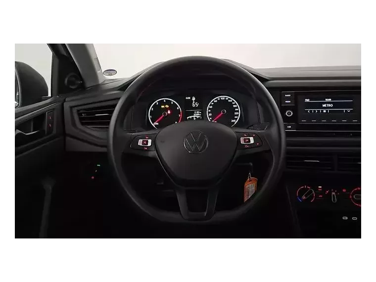 Volkswagen Polo Hatch Branco 17