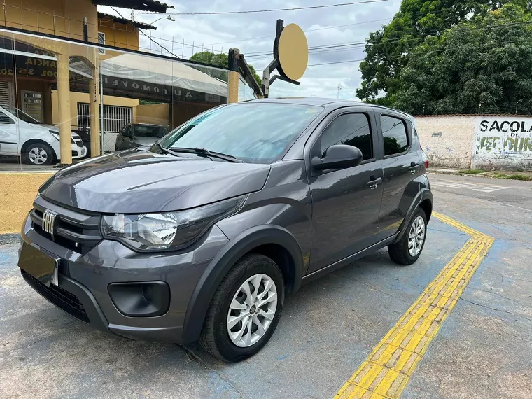 Fiat Mobi Cinza 5