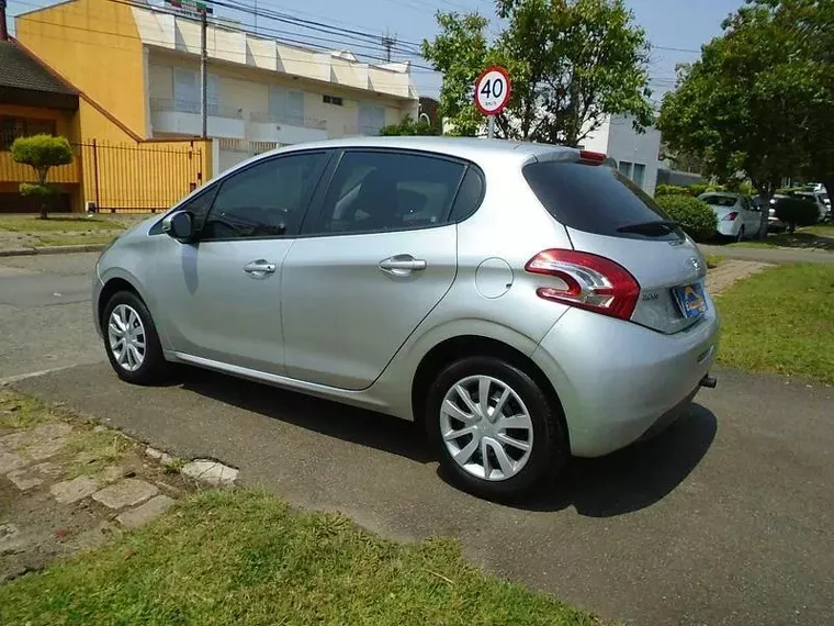 Peugeot 208 Prata 6