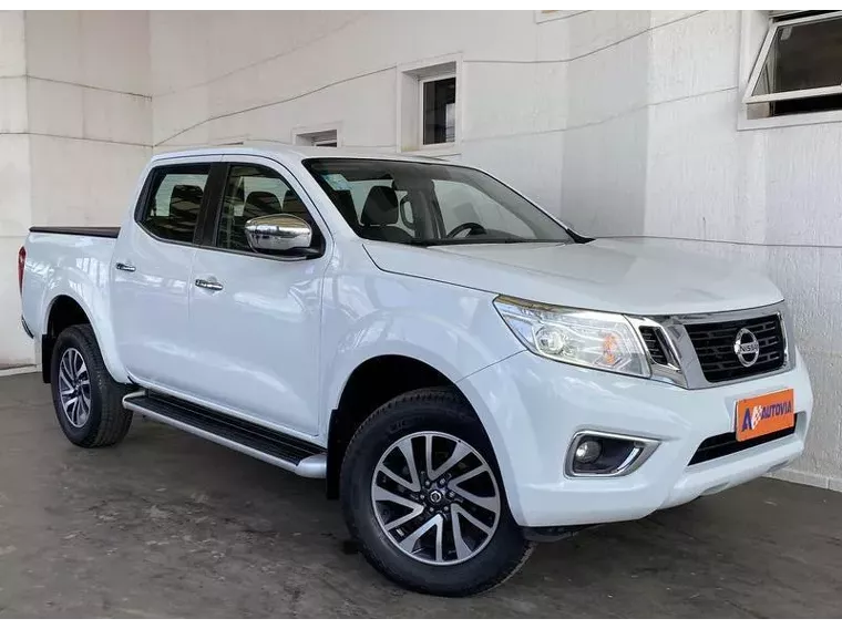 Nissan Frontier Branco 14